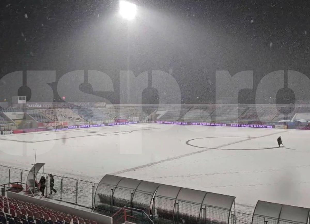 Imagini cu zăpada de la Buzău, înaintea meciului Gloria - FCSB