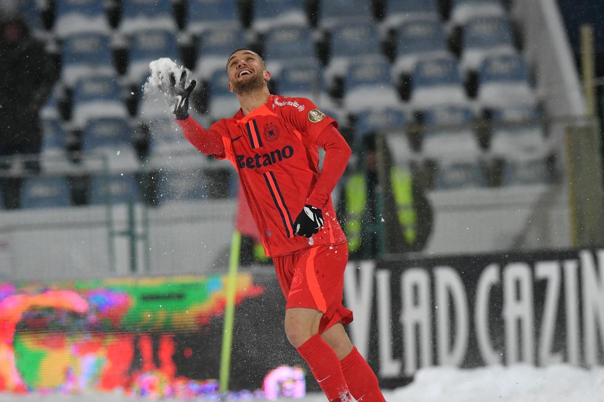 Gloria Buzău - FCSB, disputat pe ninsoare, foto: Cristi Preda / GSP // 16.02.2025