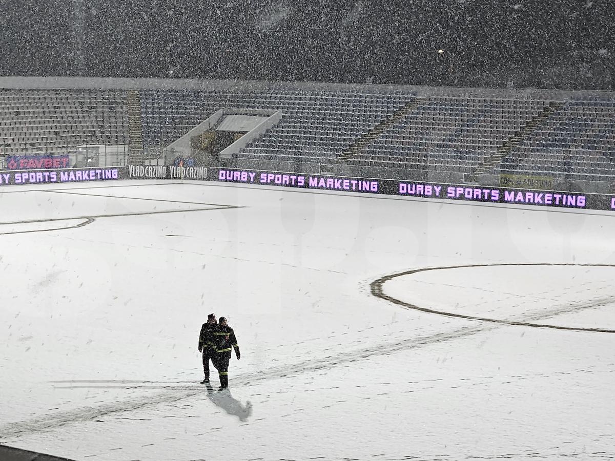 Imagini cu zăpada de la Buzău, înaintea meciului Gloria - FCSB