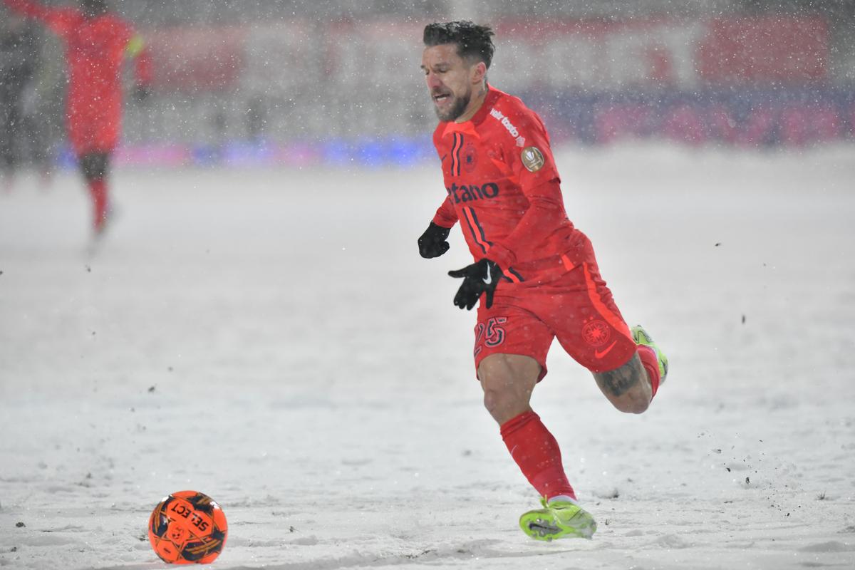 Gloria Buzău - FCSB, disputat pe ninsoare, foto: Cristi Preda / GSP // 16.02.2025