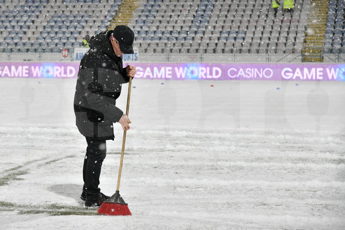 Eugen Neagoe dă vina pe autorități pentru situația de la Buzău - FCSB: „Nu mă ascultă nimeni! Sunt doi muncitori, săracii...”