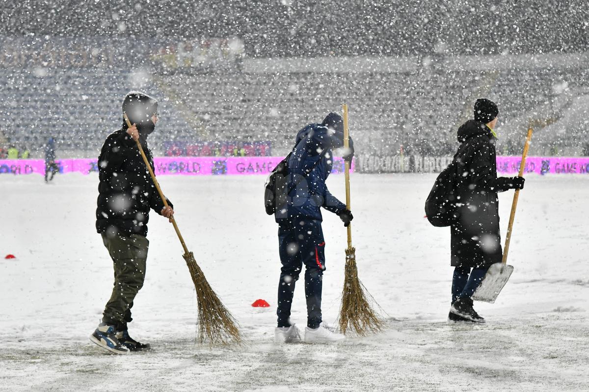 Imagini cu zăpada de la Buzău, înaintea meciului Gloria - FCSB