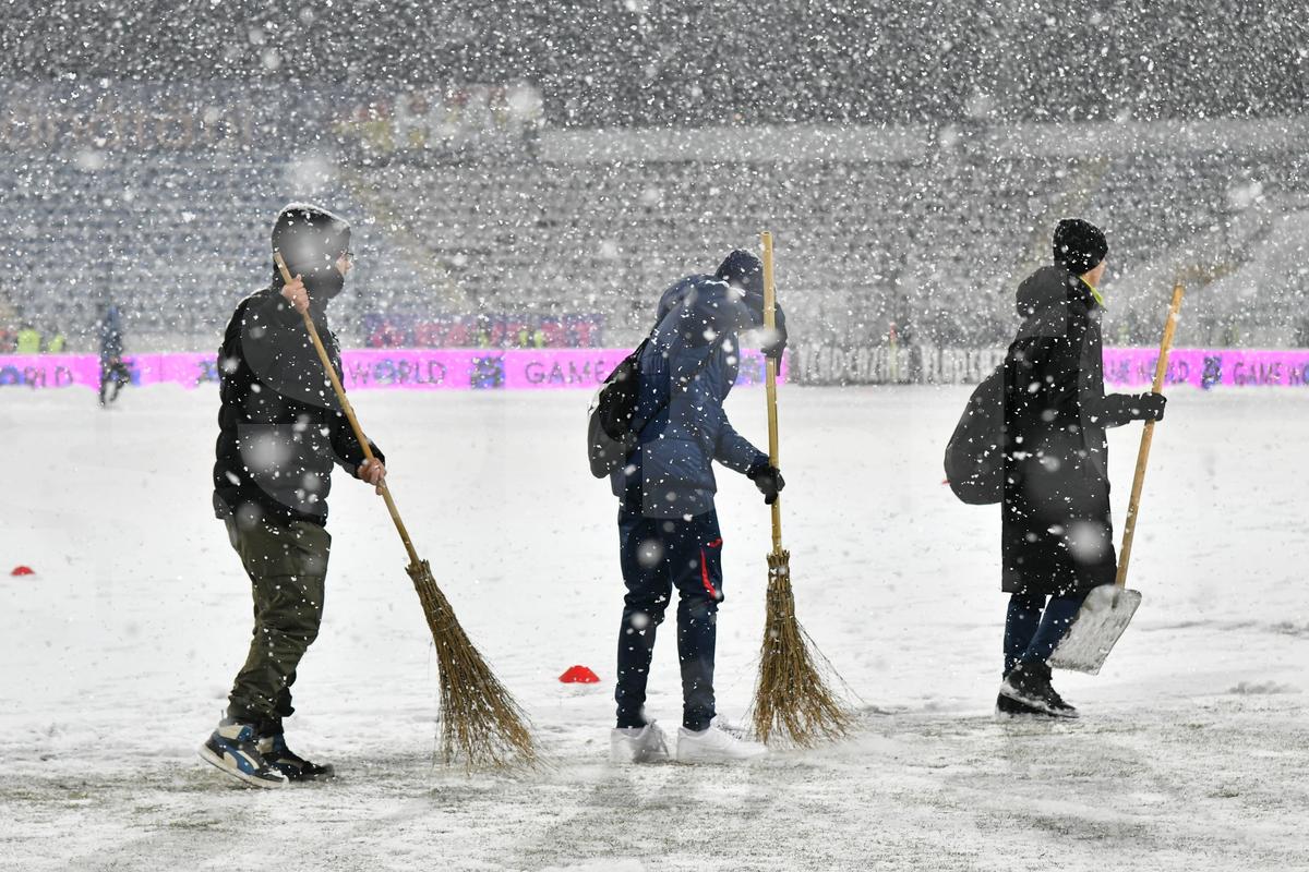 Imagini cu zăpada de la Buzău, înaintea meciului Gloria - FCSB