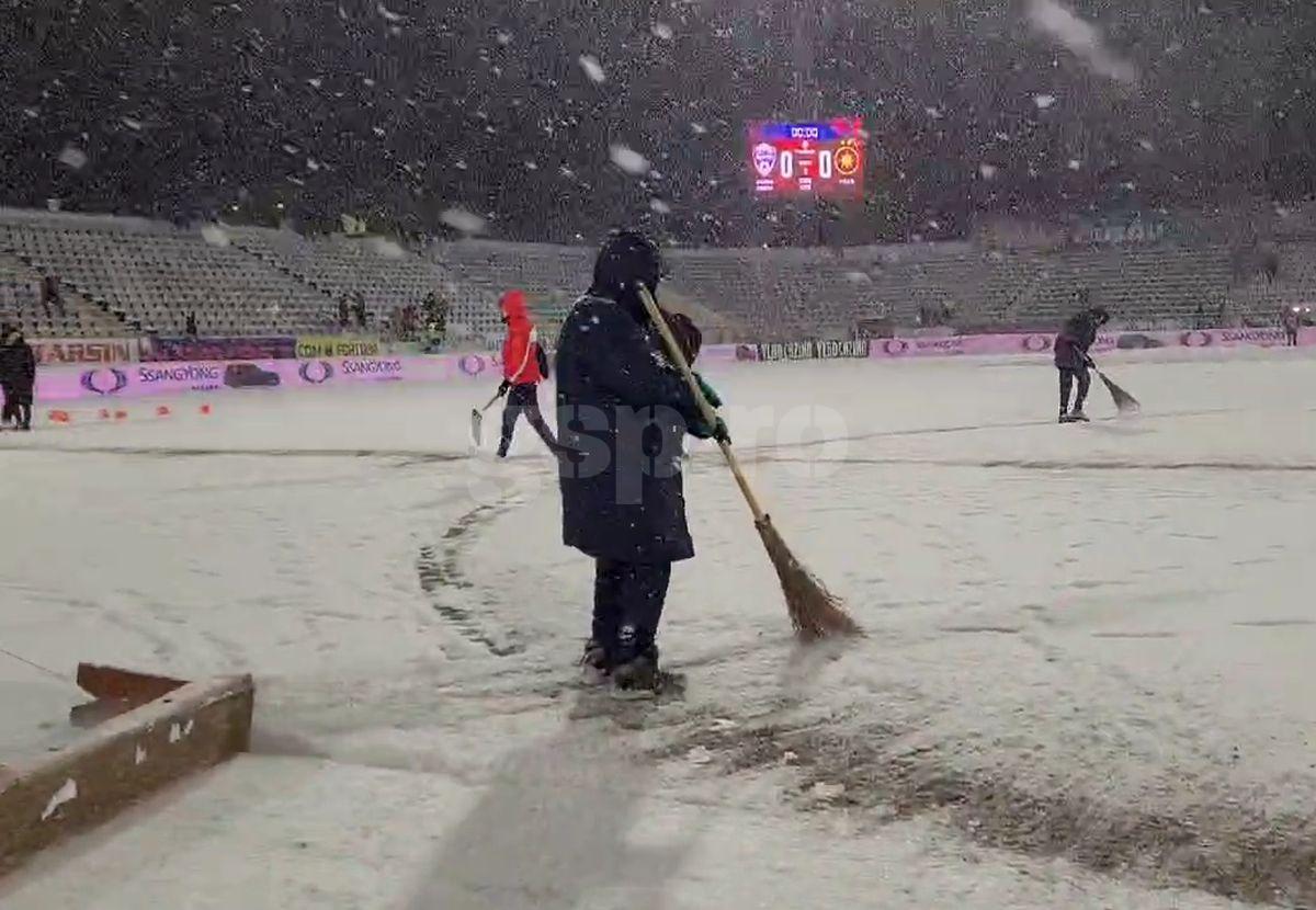 Imagini cu zăpada de la Buzău, înaintea meciului Gloria - FCSB