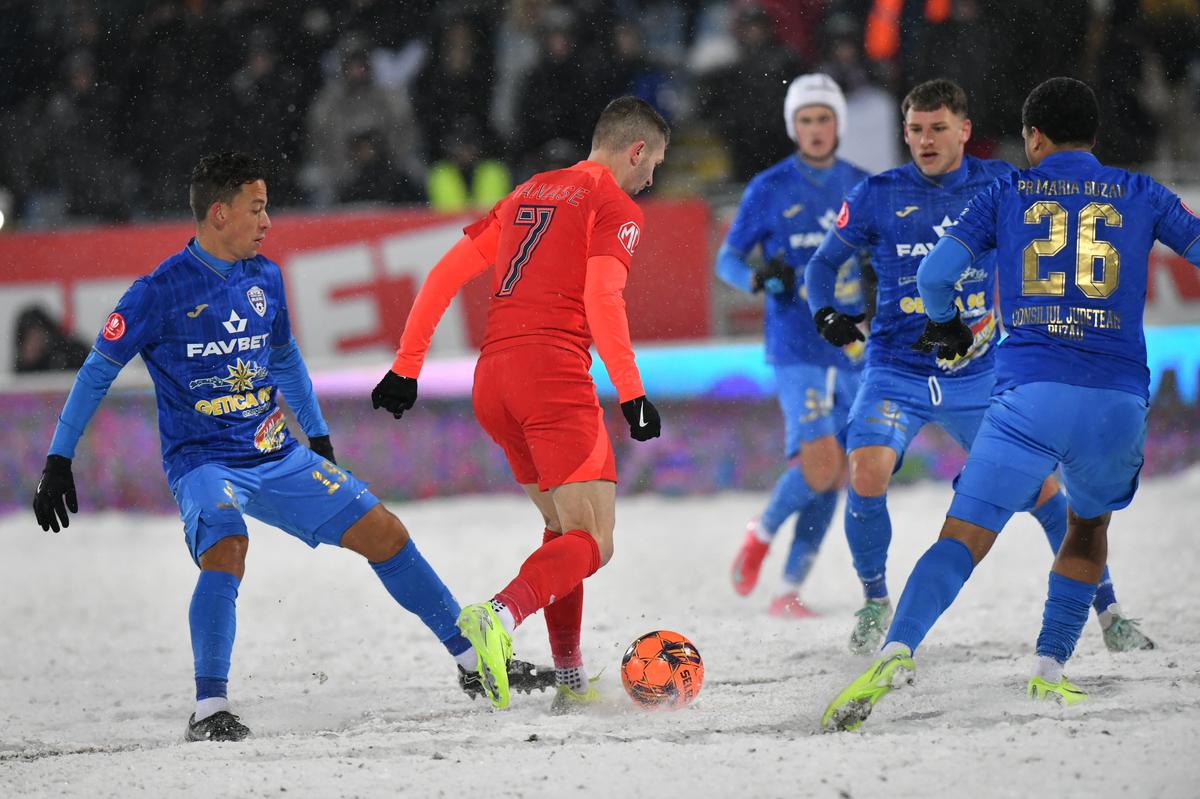 Gigi Becali a intrat în direct, imediat după Gloria Buzău - FCSB: „E mai bun decât ne așteptam!”
