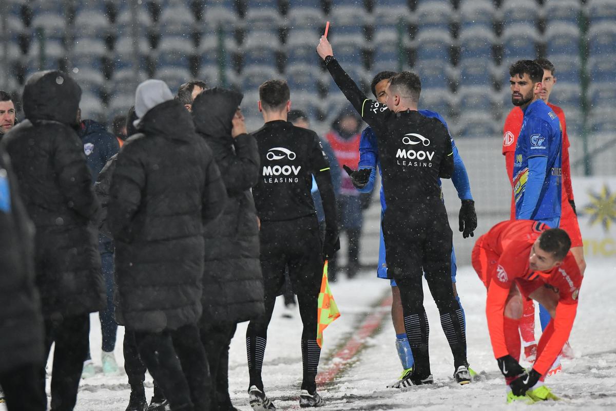 Cum va fi vremea la FCSB - PAOK Salonic? Se oprește ninsoarea până joi? Prognoză TERIBILĂ pentru cei 50.000 de fani așteptați pe Arenă