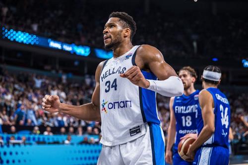 Giannis Antetokounmpo îl preferă pe Cristiano Ronaldo /Foto: fiba.basketball