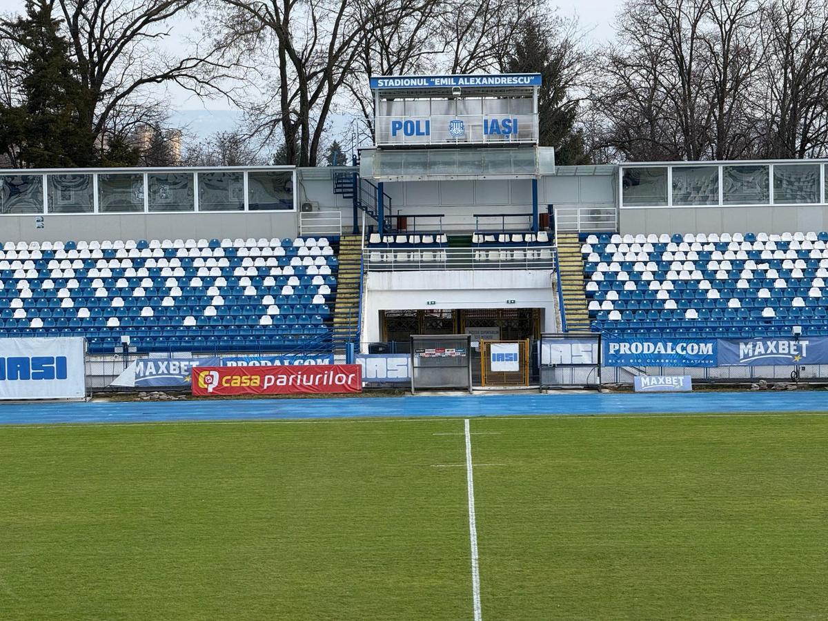 Prăpăd în urma „stejarilor” » Gazonul arenei, distrus complet: s-au investit peste 500.000 de euro