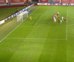 Andrei Chivulete anulează penalty-ul dictat pentru Hermannstadt // foto: capturi Prima Sport