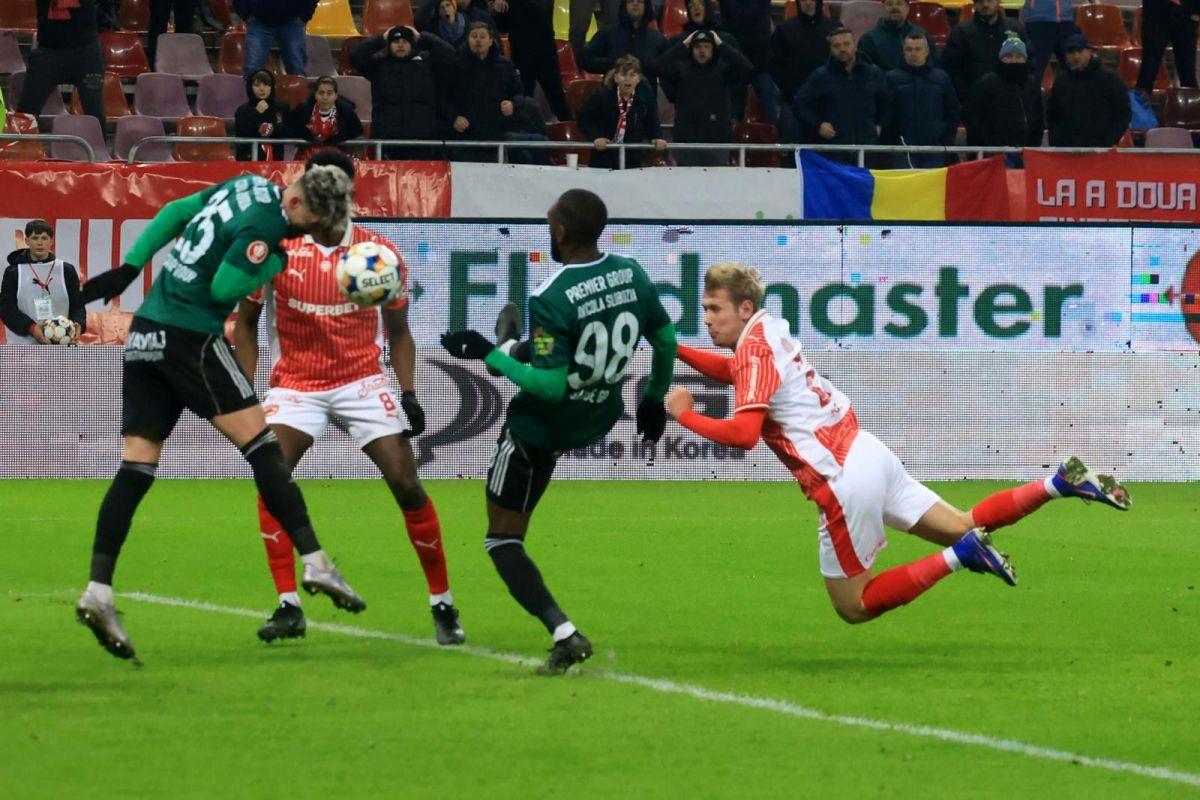 Dinamo câștigă la limită cu Unirea Slobozia, după un festival de ocazii » „Câinii” sunt matematic în play-off!