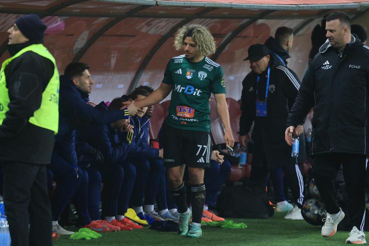 Jayson Papeau s-a accidentat în Dinamo - Unirea Slobozia // FOTO: Ionuț Iordache (GSP.ro)