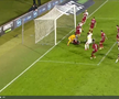 Andrei Chivulete anulează penalty-ul dictat pentru Hermannstadt // foto: capturi Prima Sport