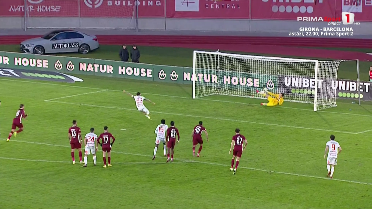 VAR a intervenit de DOUĂ ori la aceeași fază în Hermannstadt - CFR Cluj » Andrei Chivulete, întors la ultima fază a meciului într-un moment-cheie