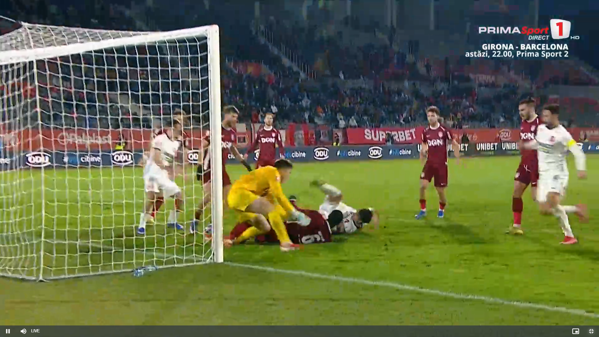 Andrei Chivulete anulează penalty-ul dictat pentru Hermannstadt // foto: capturi Prima Sport