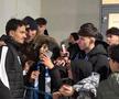Assad Al Hamlawi, asaltat de fani pentru fotografii și autografe după Universitatea Craiova - FCSB // foto: Sergiu Alexandru (GSP)