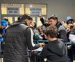 Assad Al Hamlawi, asaltat de fani pentru fotografii și autografe după Universitatea Craiova - FCSB // foto: Sergiu Alexandru (GSP)