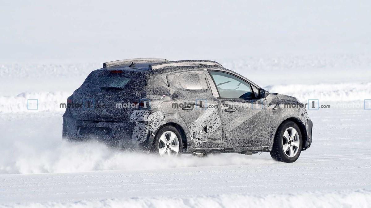 GALERIE FOTO Noul model Dacia Sandero, care va apărea în 2021, testat pe zăpadă: imagini spectaculoase