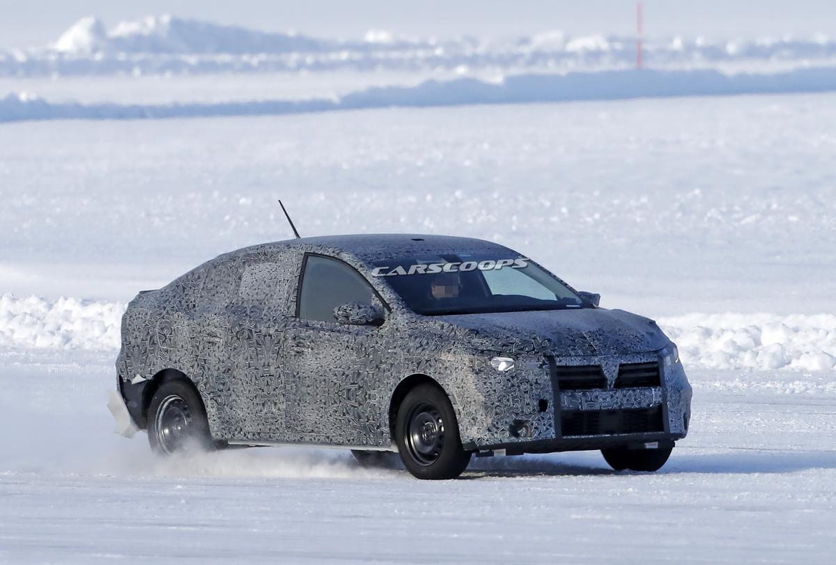 GALERIE FOTO Noul model, Dacia Sandero, care va apărea în 2021, testat pe zăpadă: imagini spectaculoase