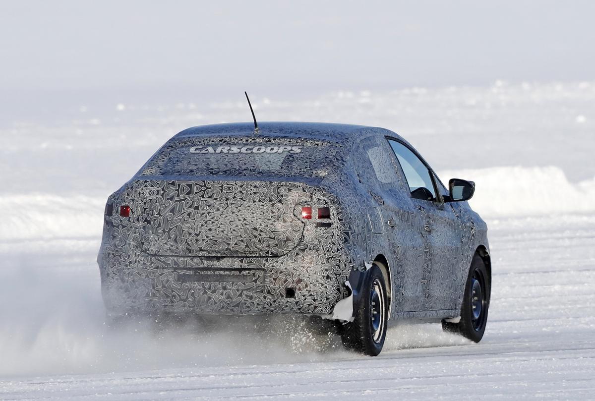 GALERIE FOTO Noul model, Dacia Sandero, care va apărea în 2021, testat pe zăpadă: imagini spectaculoase