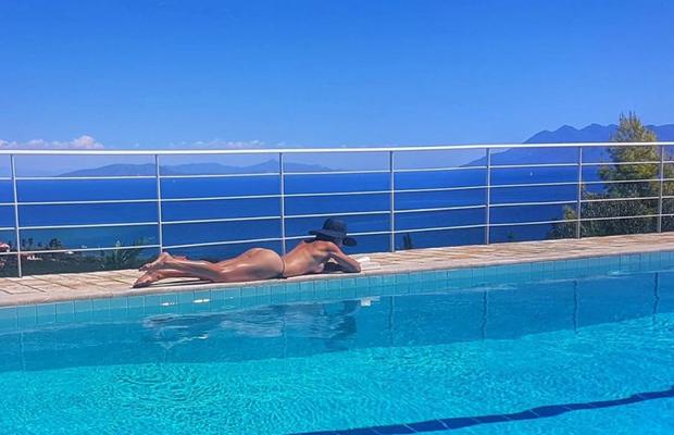 FOTO Carmen Brumă pozează topless și anunță: „Aici m-aș izola”