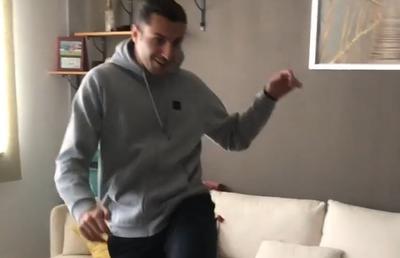 VIDEO Ce fac fotbaliștii din Liga 1 în timpul izolării provocate de coronavirus: Soiledis și Montini jonglează cu hârtie igienică :)