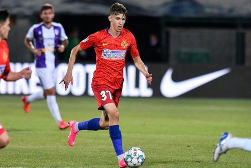 Octavian Popescu (FCSB), în acțiune