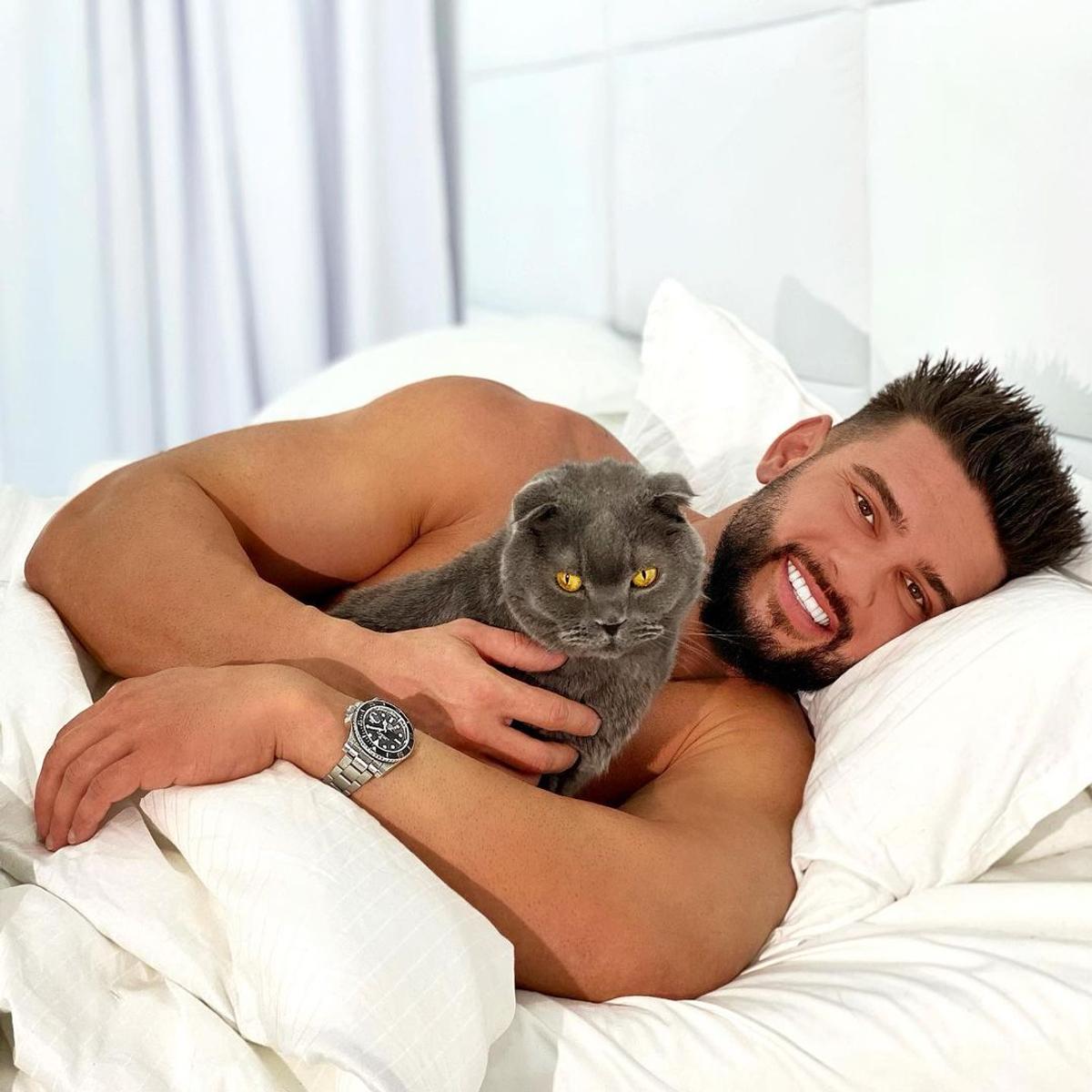 VIDEO EXCLUSIV Fostul atacant al Stelei, acum vlogger, e invidios pe succesul lui Dorian Popa: „Vreau să fiu cățelul lui. Învăț să latru! Sau să mă ia de maimuțoi”