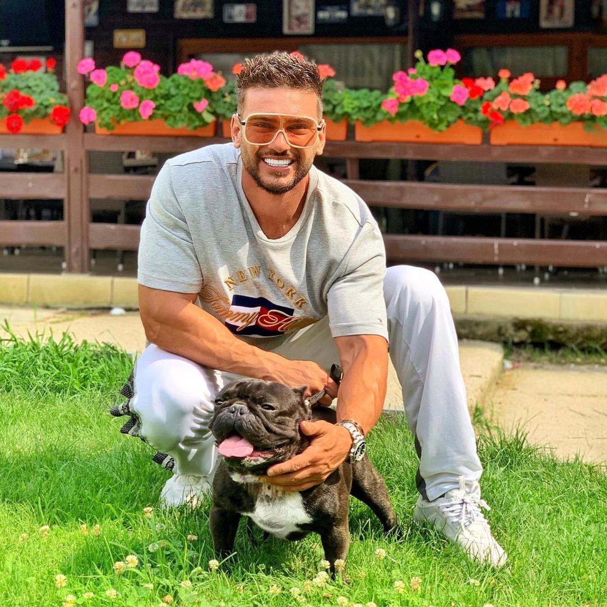 VIDEO EXCLUSIV Fostul atacant al Stelei, acum vlogger, e invidios pe succesul lui Dorian Popa: „Vreau să fiu cățelul lui. Învăț să latru! Sau să mă ia de maimuțoi”