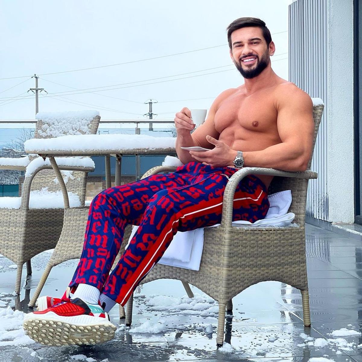 VIDEO EXCLUSIV Fostul atacant al Stelei, acum vlogger, e invidios pe succesul lui Dorian Popa: „Vreau să fiu cățelul lui. Învăț să latru! Sau să mă ia de maimuțoi”