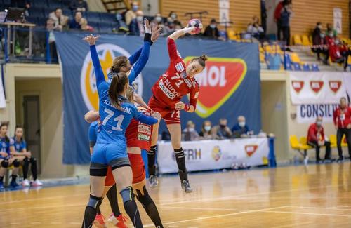 Kristina Liscevici (31 de ani), centrul celor de la SCM Rm. Vâlcea, și-a lansat un nou single.