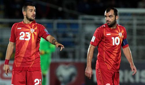 Goran Pandev (dreapta) este cel mai periculos jucător din lotul Macedoniei de Nord FOTO Imago