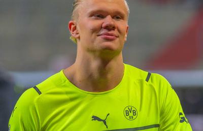 Un fost Balon de Aur, șocat de oferta lui Manchester City pentru Haaland: „Am leşinat! M-a ridicat soţia de pe jos”