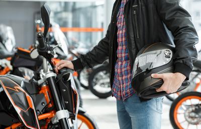 Cât de importantă este protecția unei căști moto