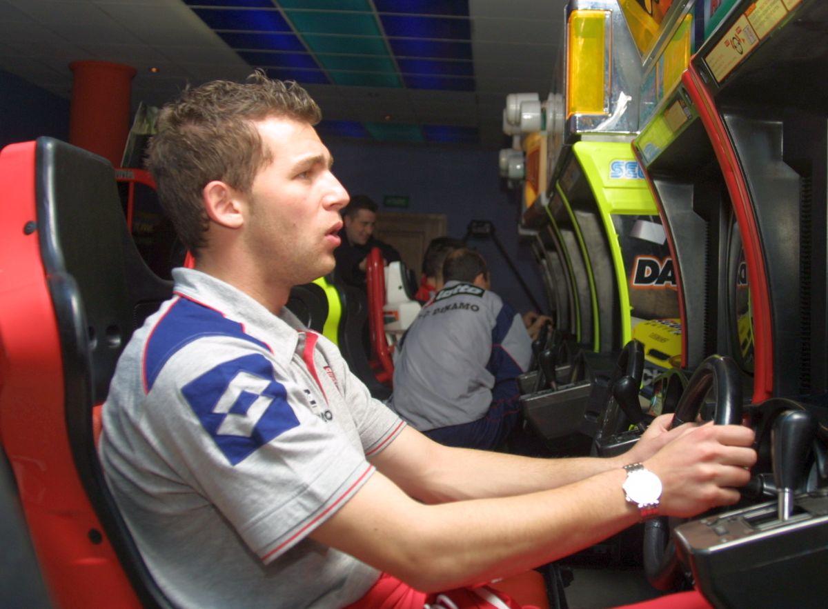 „Nea George, fii atent!” » Culisele unei trădări celebre pe axa Rapid - Dinamo. Dezvăluiri tari ale lui Lobonț: „Seara, l-am găsit pe Copos în aeroport”