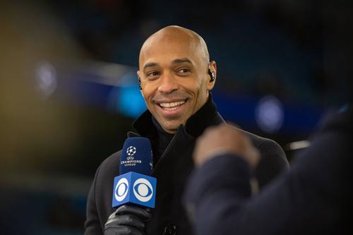 Thierry Henry (45 de ani), fostul mare jucător al celor de la Arsenal și FC Barcelona, crede că Harry Kane (29 de ani), atacantul lui Tottenham, s-ar potrivi mai bine la Manchester United decât Victor Osimhen (24 de ani), vârful lui Napoli.
Foto: Imago
