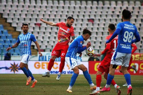Șelimbăr, Corvinul, Unirea Slobozia, CS Mioveni, Csikszereda și Gloria Buzău sunt echipele care vor juca în play-off-ul Ligii 2 în acest sezon. Primele două nu au drept de promovare