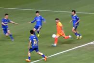 „Calitate mareeeeeeee!” Alex Ioniță, supergol în China! Foștii colegi l-au aplaudat