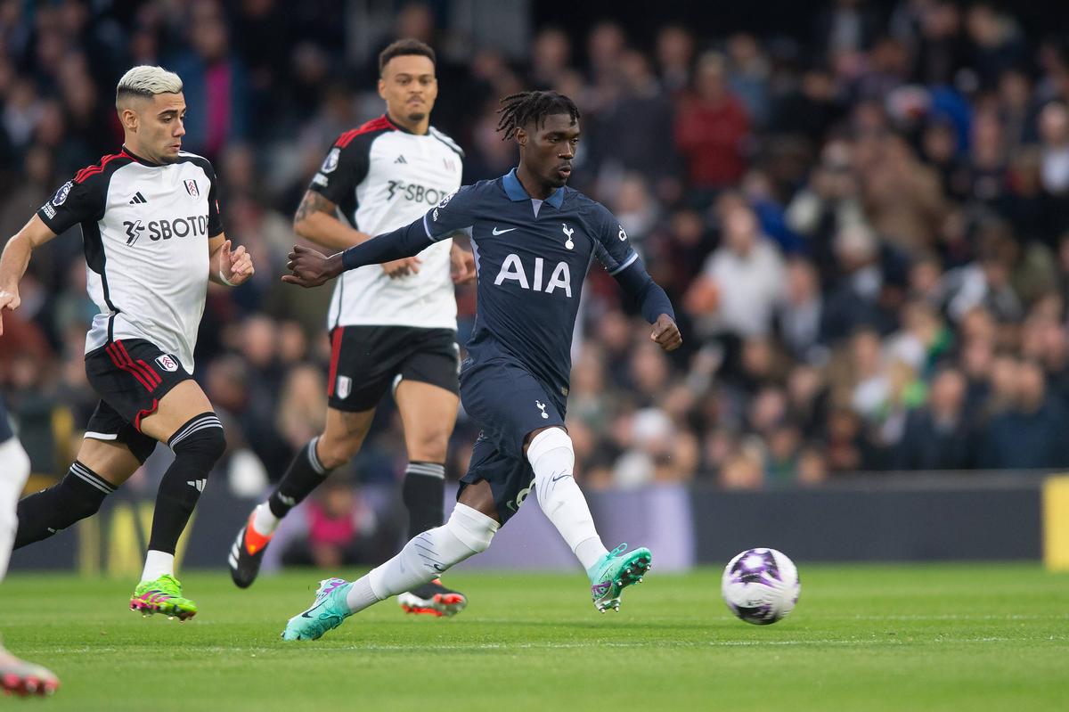 Ce notă a primit Drăgușin din partea britanicilor, după Fulham - Tottenham 3-0: „Un moment vital!”