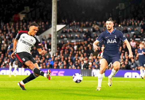 Radu Drăgușin (22 de ani) și-a scăpat adversarul din marcaj în minutul 42 al meciului Fulham - Tottenham, iar Rodrigo Muniz (22 de ani) a deschis scorul. Raul Rusescu, expertul GSP Live, nu consideră că este în totalitate vină fundașului român.