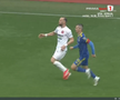 Gol de cascadorii râsului în Superliga! Ploaia de la Sibiu l-a doborât pe portarul Krell