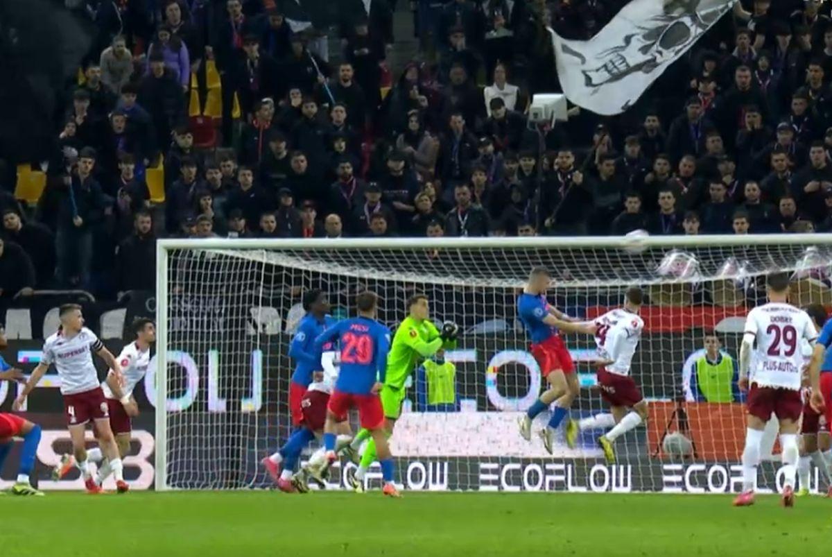 Debut de COȘMAR la Rapid! » Gafă de proporții și gol încasat în derby-ul cu FCSB