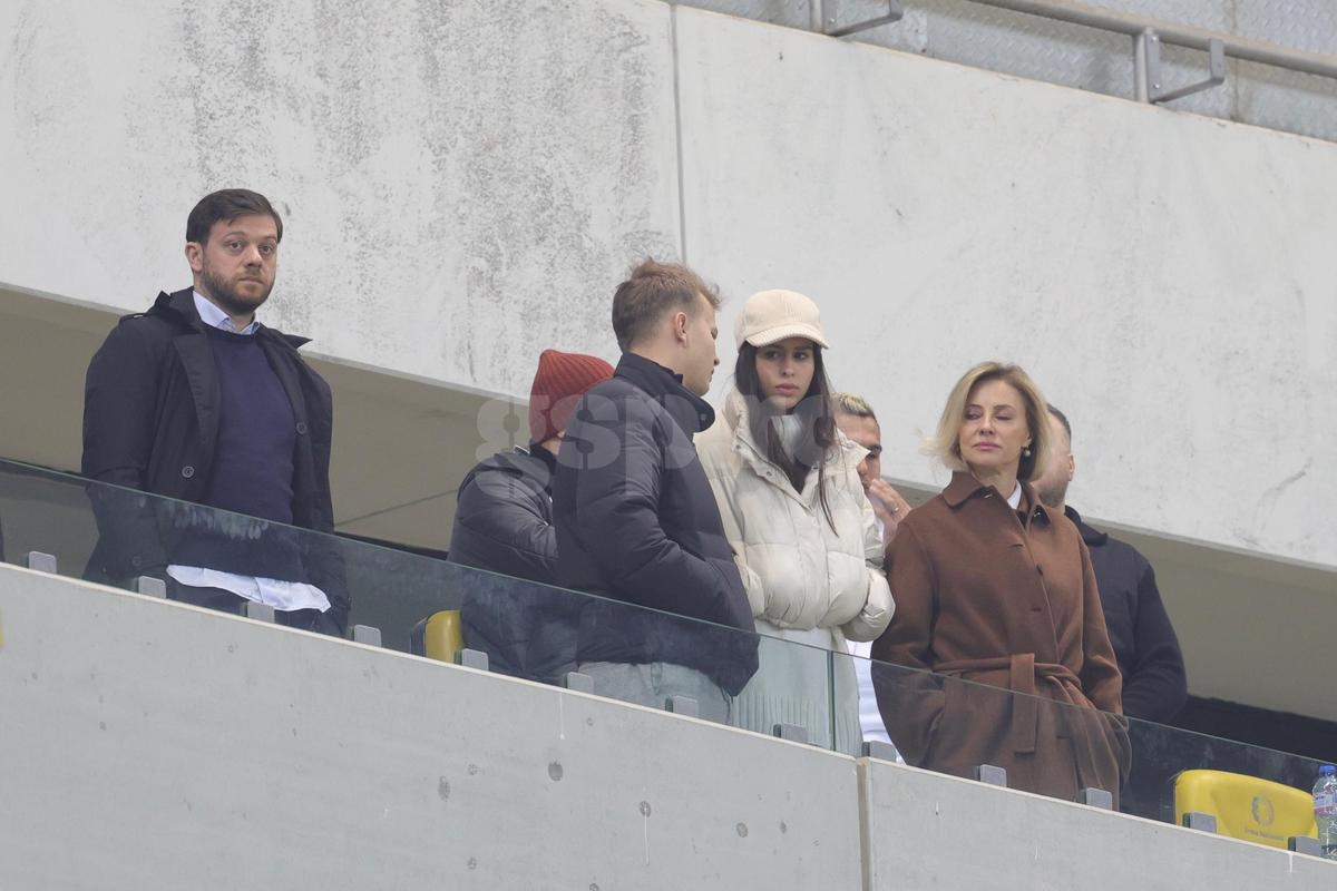 Dan Șucu, surprins la derby alături de jucătorul pe care a luat 500.000 de euro! Mircea Lucescu și Mircea Geoană sunt prezenți pe stadion