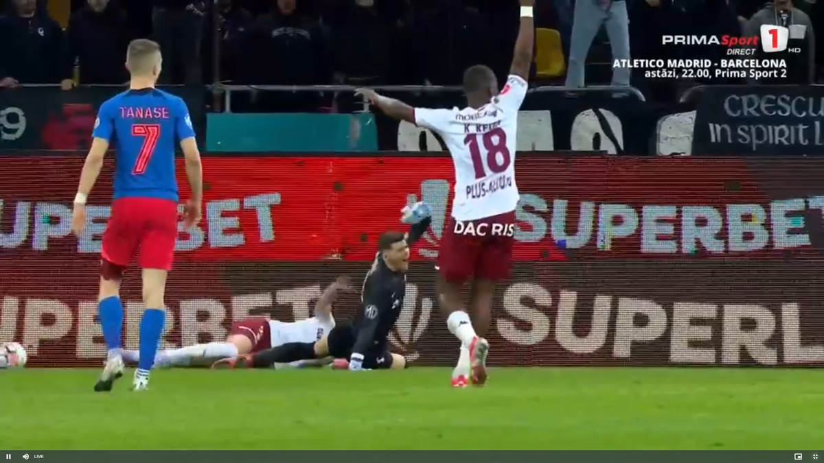 Rapid a cerut penalty în prima repriză a derby-ului cu FCSB