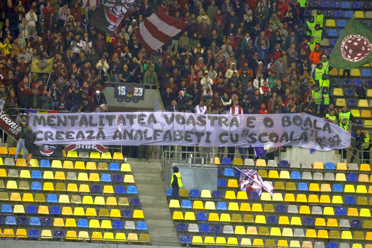 Toate mesajele galeriilor din FCSB - Rapid » Ironii tăioase și 4 bannere INTERZISE de Jandarmerie: „Nu reușiți în veci”
