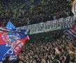 Galeria FCSB l-a îmbrăcat pe Șumudică în bufon! Jigniri și mesaje batjocoritoare: antrenorul s-a plâns la arbitru