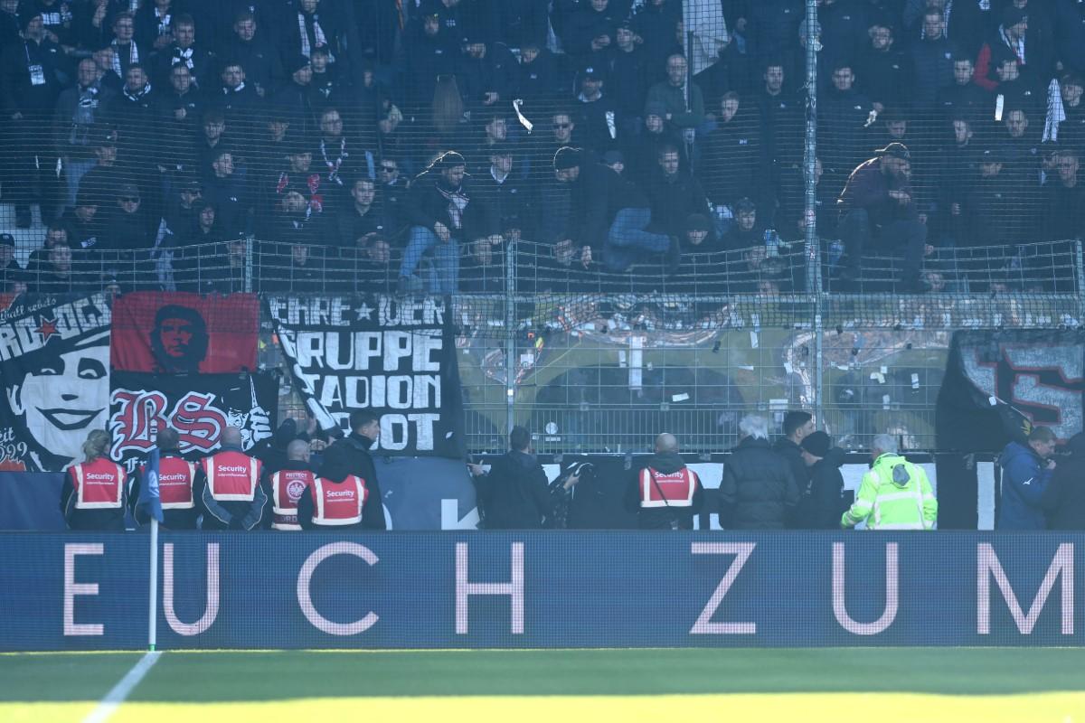 Start întârziat cu 50 de minute în Bochum - Eintracht Frankfurt