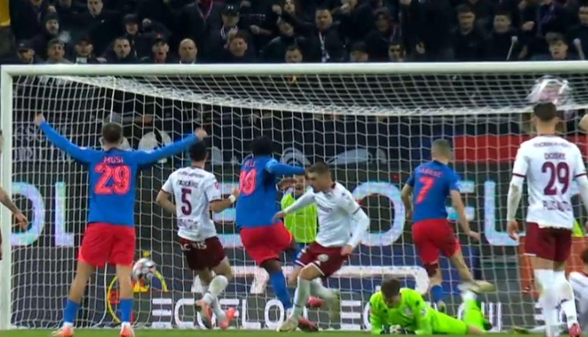 Debut de COȘMAR la Rapid! » Gafă de proporții și gol încasat în derby-ul cu FCSB