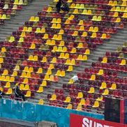 FCSB, cu sistemul de sonorizare în peluză. FOTO: GSP.RO
