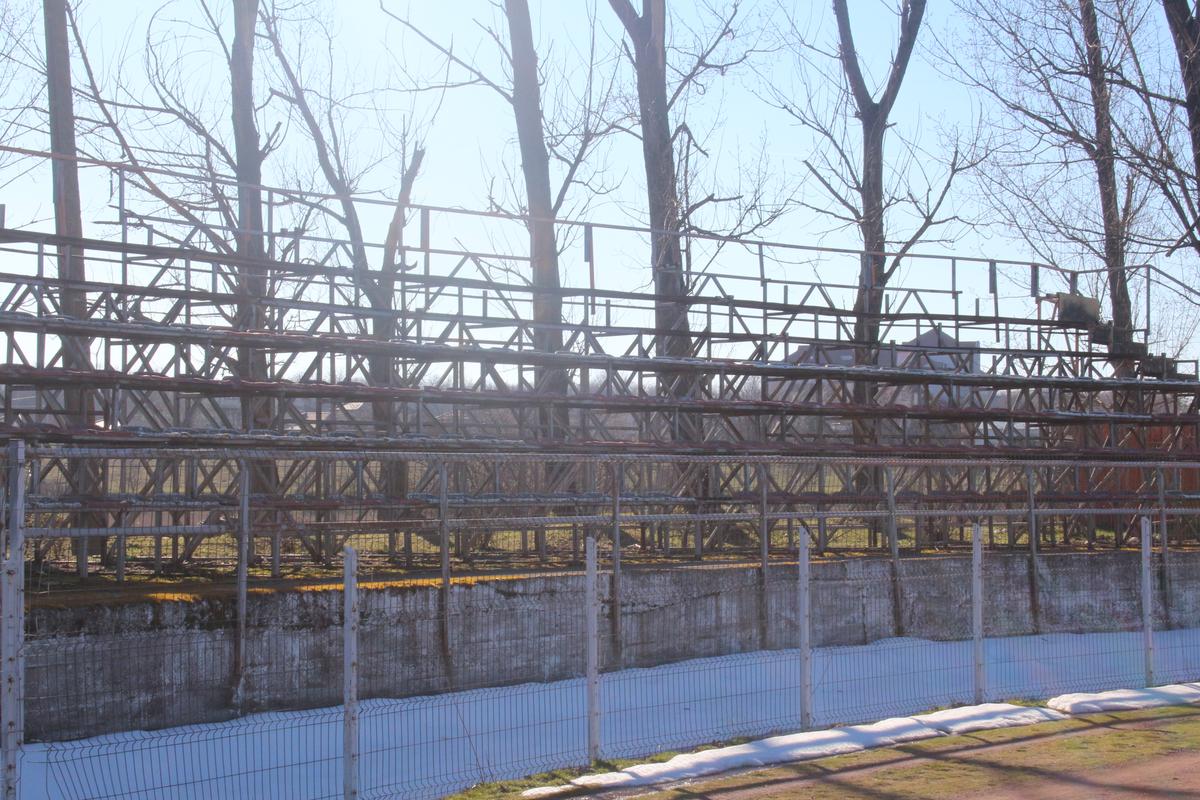 Cum arată acum stadionul pe care Borcea i-a stins țigara pe frunte lui MM Stoica » De la Dinamo, Hamburg și Olanda la Real Cosâmbești și Bărăganul Ciulnița