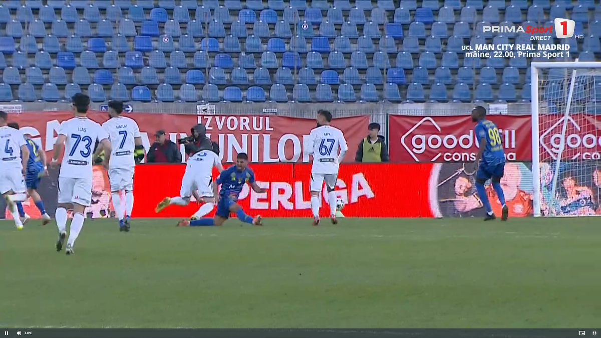 Zi de coșmar pentru fotbalistul din Superliga: autogol și „ROȘU” într-un interval de 4 minute!